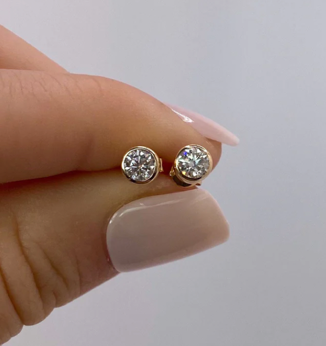 Earring Studs - Moissanite