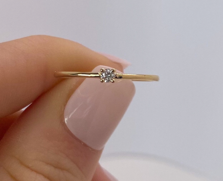 Dainty Solitaire Ring - Diamond