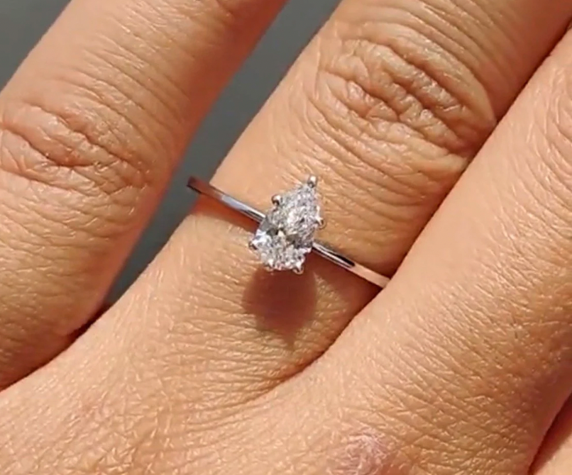 Elegant Teardrop Ring - Diamond